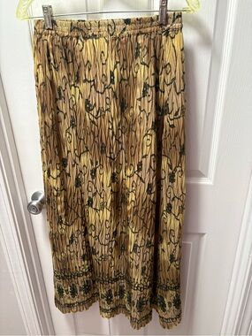 Effect Nostalgia Boho Pleated Floral Maxi Skirt in Yellow/Black